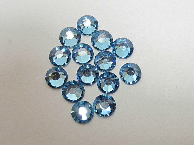 72 pcs. 20ss AQUAMARINE MYSTIQUE (maxima) FLATBACK PRECIOSA Rhinestones